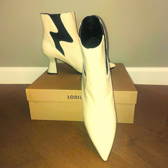 Lodi Pull-On Cream Leather Ankle Boot - Size 39 (8.5) - Picture 3 of 5